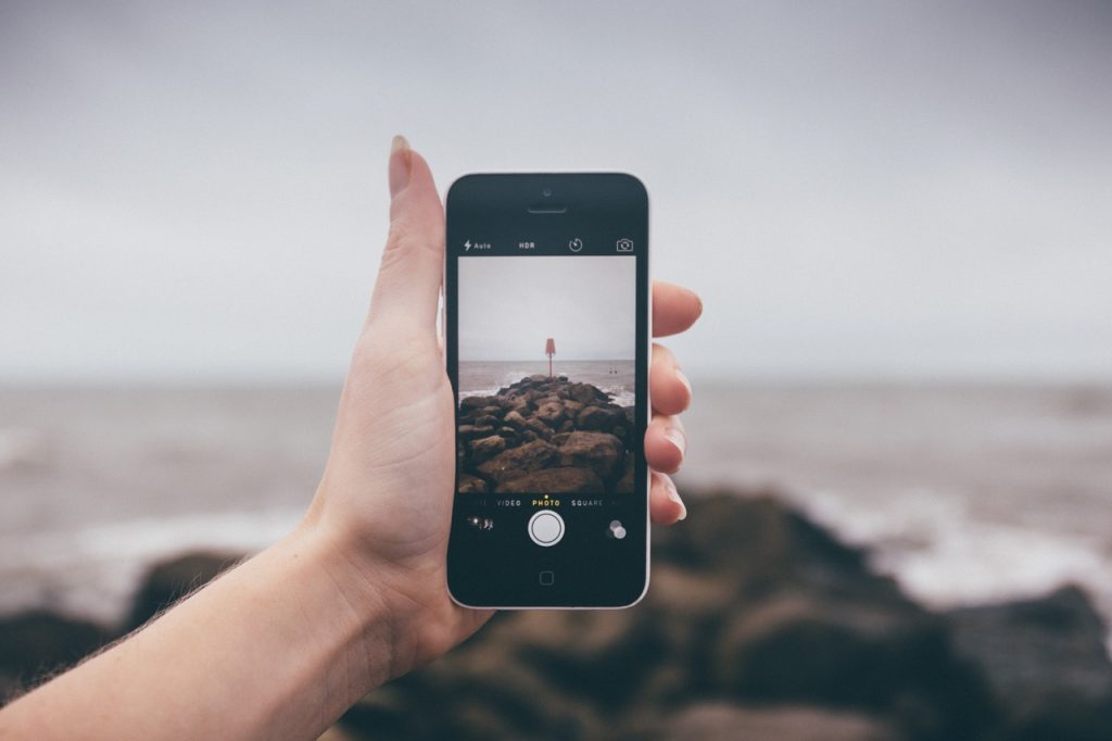SPC Marine Marketing - 5 tips to using a smartphone for social media marketing photographs